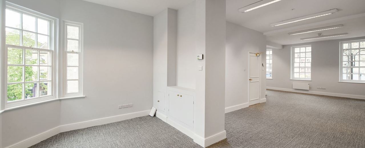 860 Sq Ft , 11a Kingsmead Square BA1 - Available