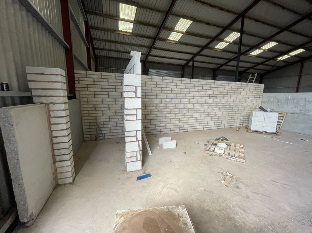 886 Sq Ft , Unit 3b Grange Farm Business Park, Nynehead TA21 - Under Offer