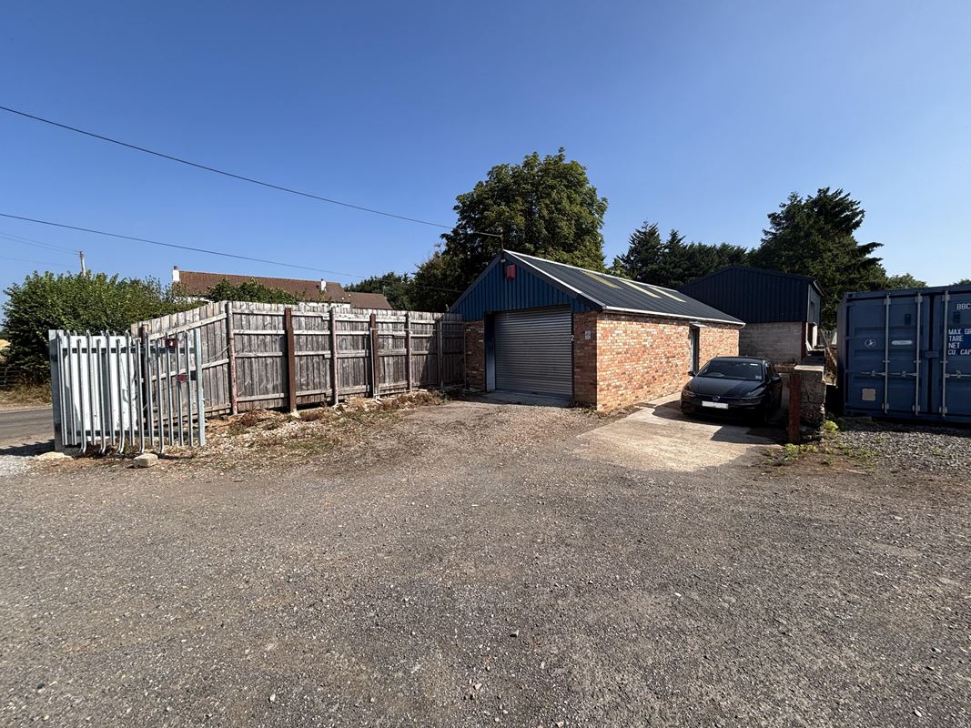 809 Sq Ft , Unit 2 Greenacres, Charlton Road TA3 - Under Offer