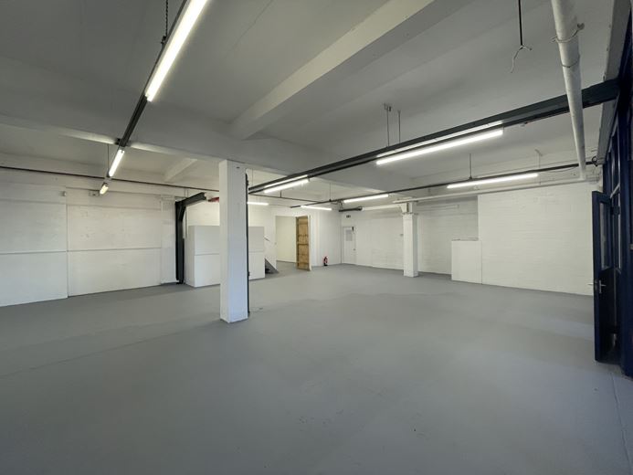 4,655 Sq Ft , Unit 1 , Bath Road SN10 - Available
