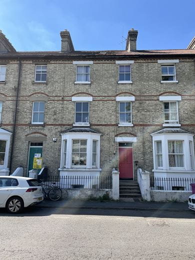 2,594 Sq Ft , 57 Warkworth Terrace CB1 - Available