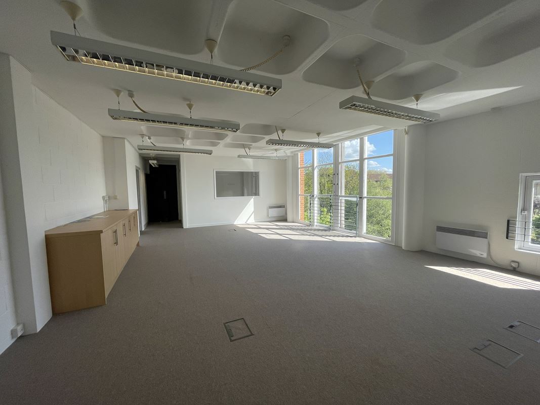 930 Sq Ft , First Floor Riverside North, Walcot Yard BA1 - Available