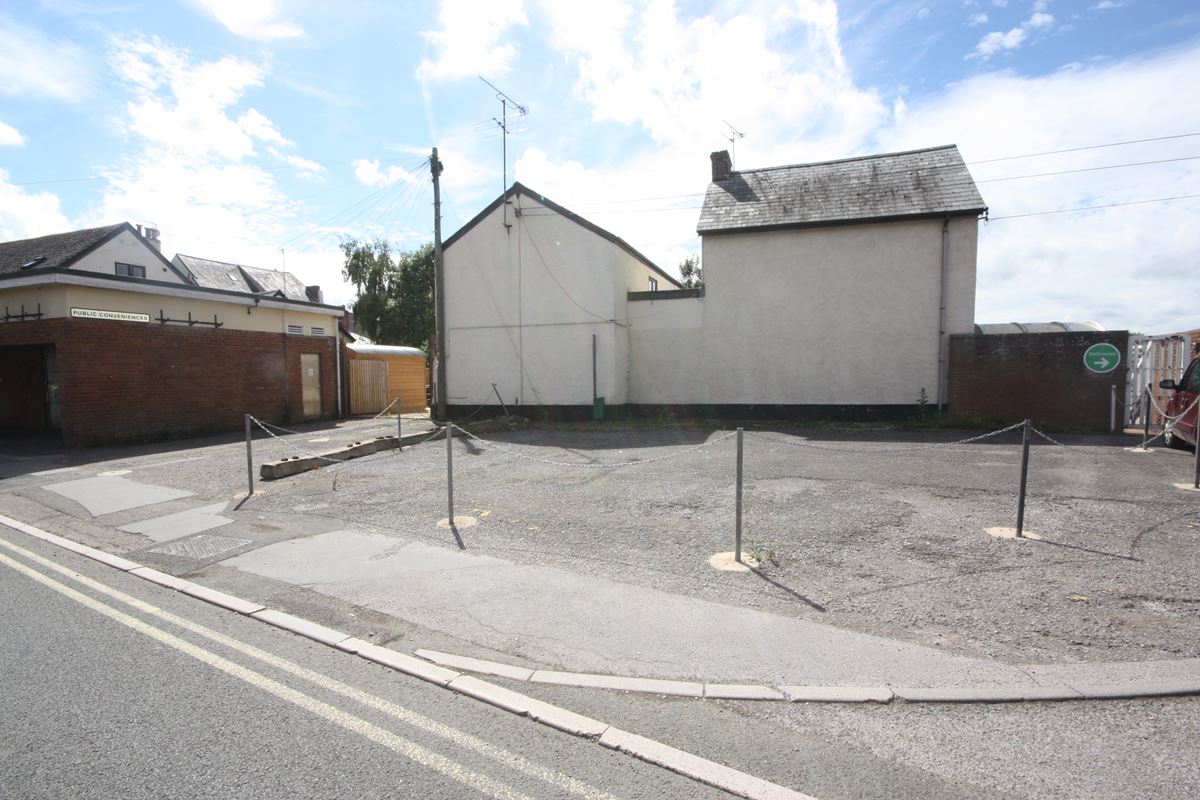 277.2 Sq Ft , Car Parking, Longforth Road TA21 - Available