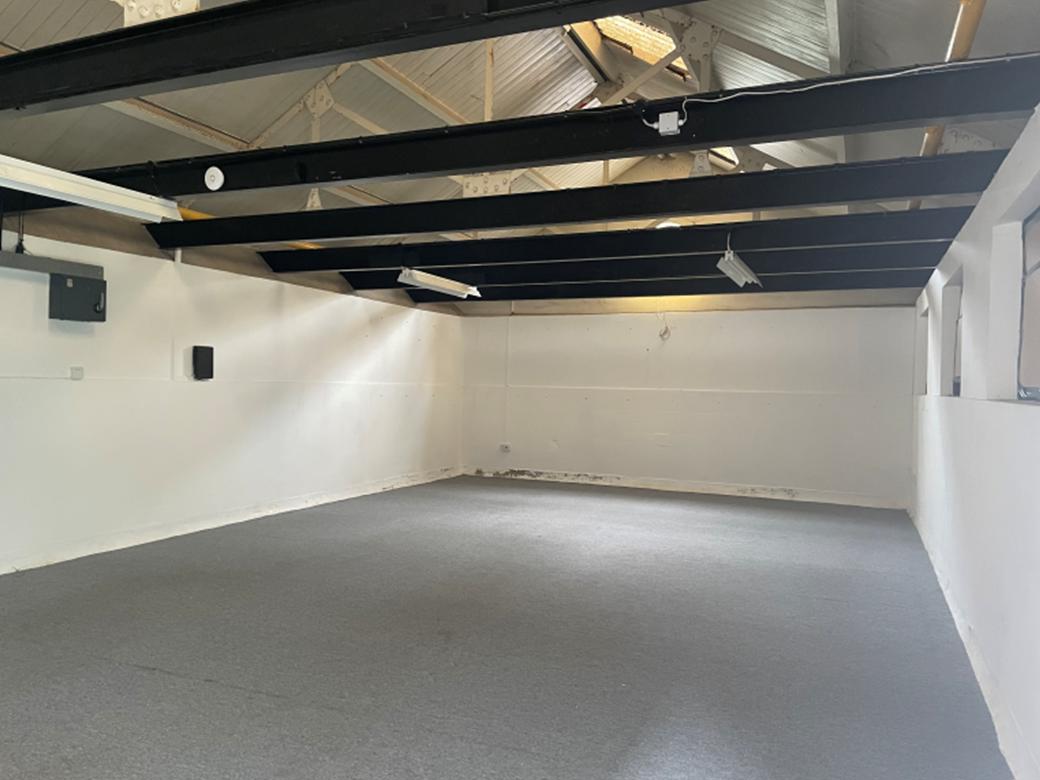 966 Sq Ft , Unit 2 , Bath Road SN10 - Available