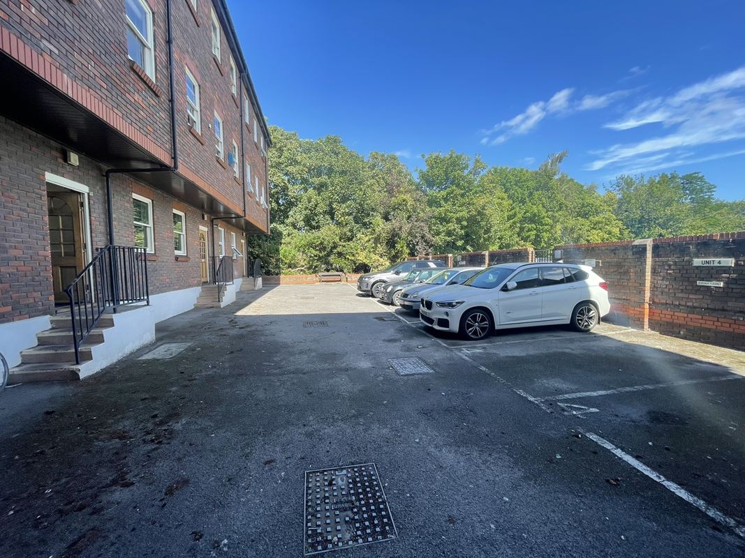 880 Sq Ft , First Floor 4 Chartfield House, Castle Street TA1 - Available