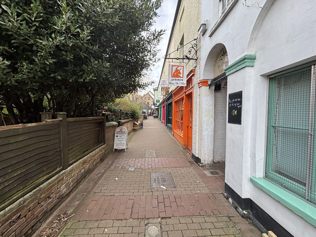  , 4 Bath Place TA1 - Under Offer