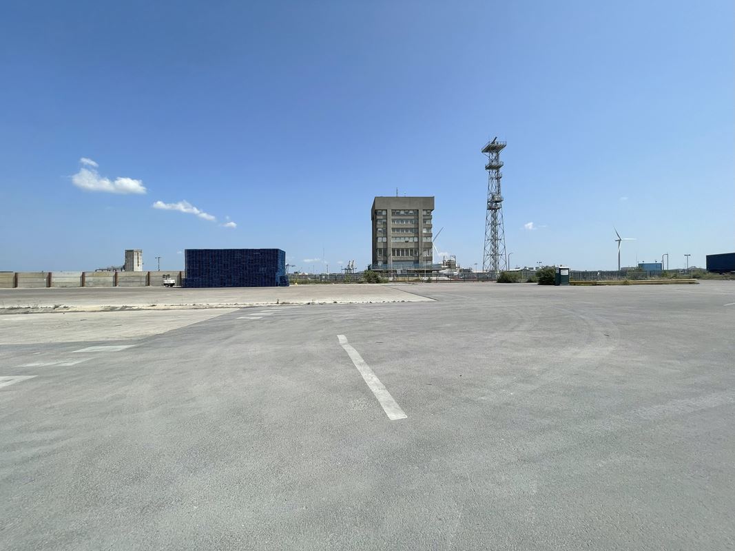 6 acres , Northfleet DA11 - Available