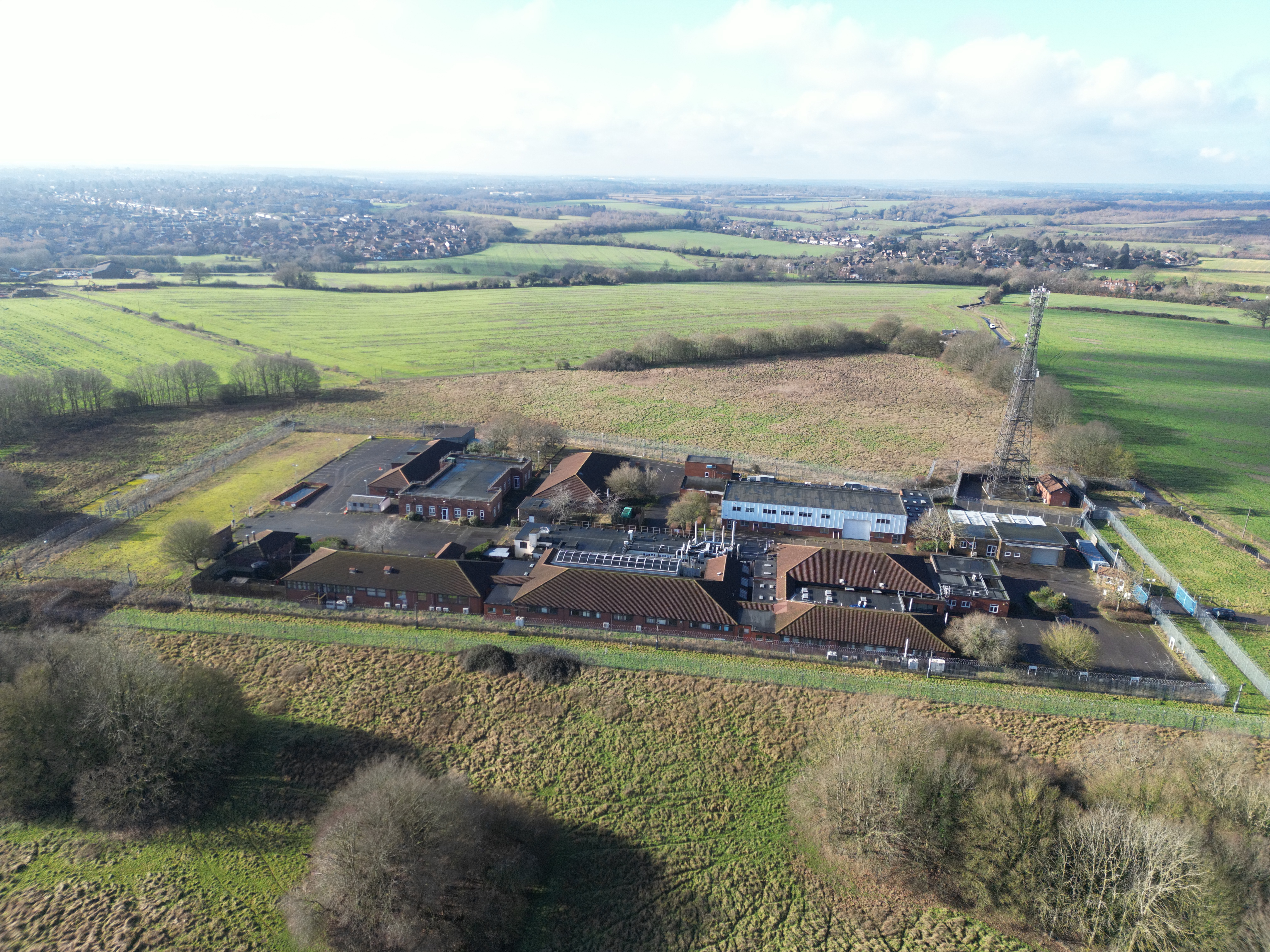 26 acres , Centre For Applied Science & Technology, Woodcock Hill AL4 - Available
