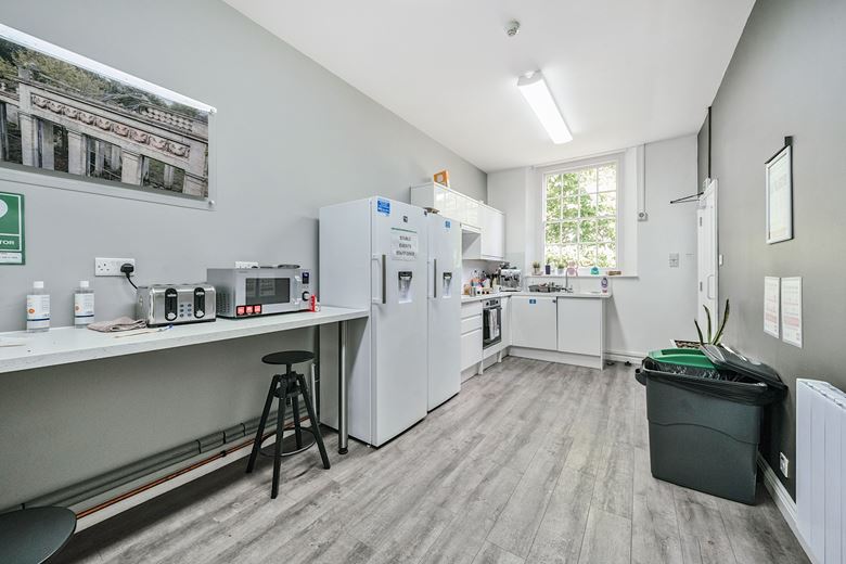 947 Sq Ft , Unit 3 The Stables SG14 - Available