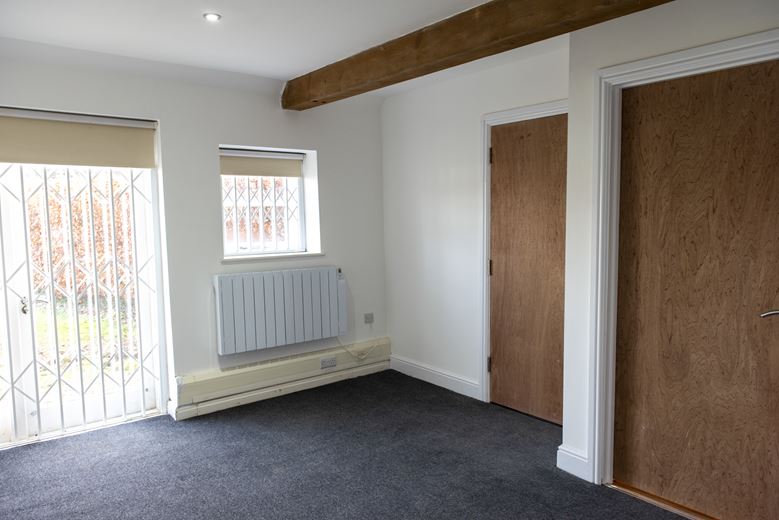 522 to 1,236 Sq Ft , Unit 4a And 4b Charlton Park Estate Business Park, Charlton Park SN16 - Available