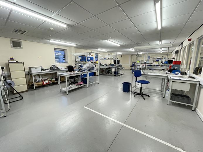 17,677 Sq Ft , Unit 20 Grove Business Park - FH OX12 - Available