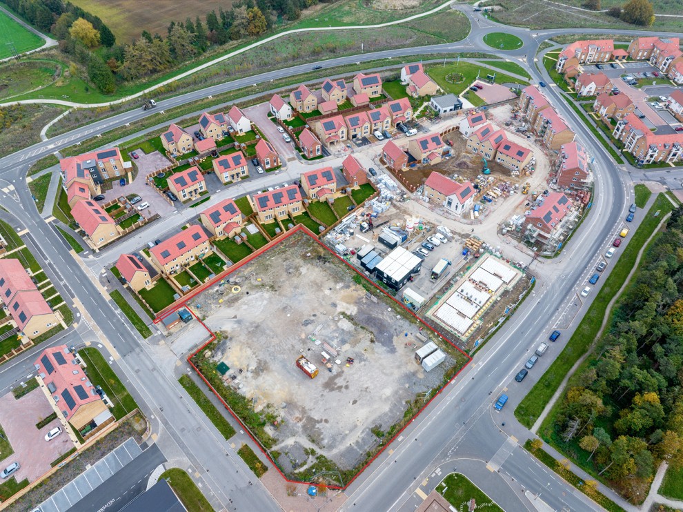 0.98 acres , Rutherford Road OX12 - Available