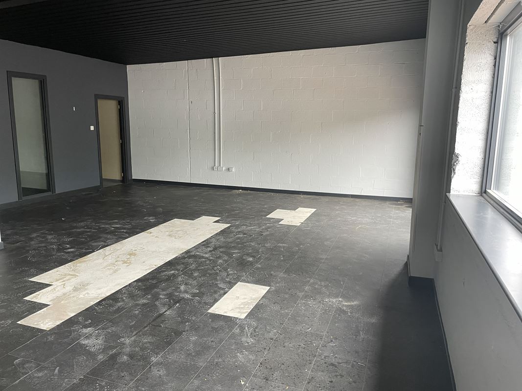 10,867 Sq Ft , 9 Longman Drive IV1 - Available