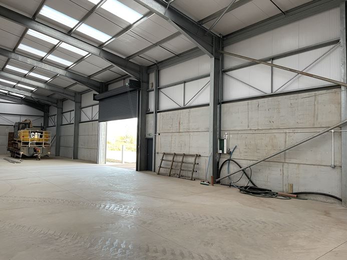 19,368 Sq Ft , Storage/Distribution Unit, Old Stafford Road WV10 - Available