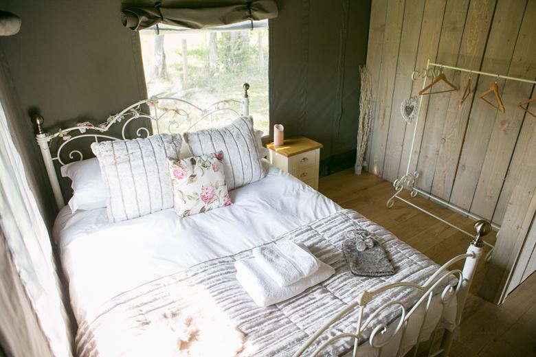 2.3 acres , Llangyniew SY21 - Available