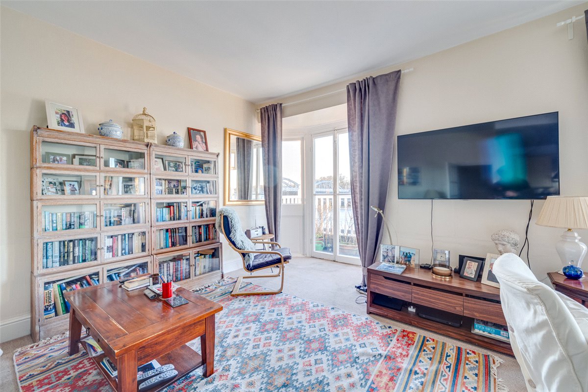 2 bedroom flat, The Terrace, London SW13 - Let Agreed