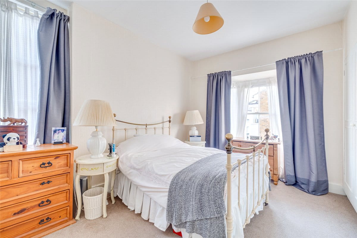 2 bedroom flat, The Terrace, London SW13 - Let Agreed