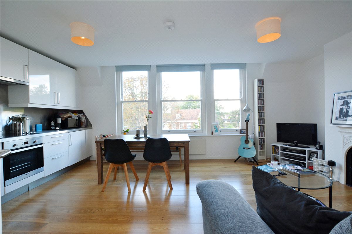 1 bedroom flat, Church Road, London SW13 - Available