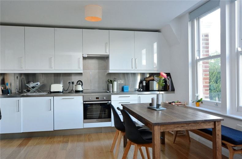1 bedroom flat, Church Road, London SW13 - Available