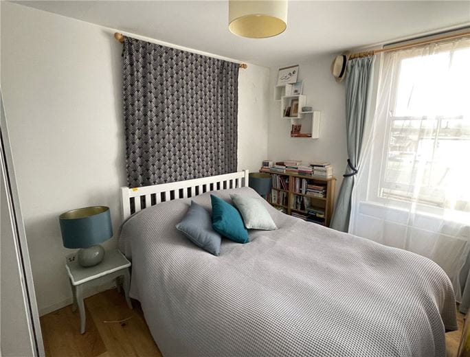 1 bedroom flat, Church Road, London SW13 - Available
