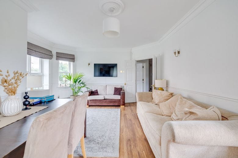 2 bedroom flat, Doyle House, 46 Trinity Church Road SW13 - Let Agreed