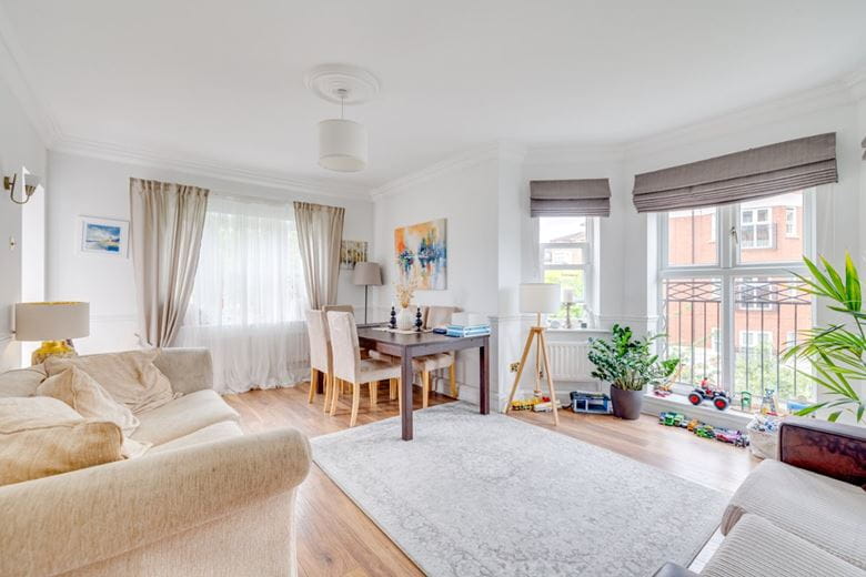 2 bedroom flat, Doyle House, 46 Trinity Church Road SW13 - Let Agreed