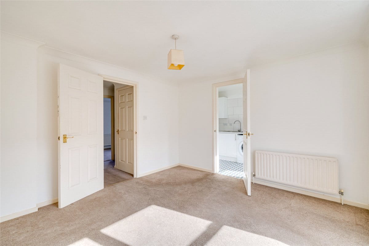 1 bedroom flat, Dovecote Gardens, London SW14 - Let Agreed