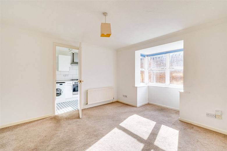 1 bedroom flat, Dovecote Gardens, London SW14 - Let Agreed