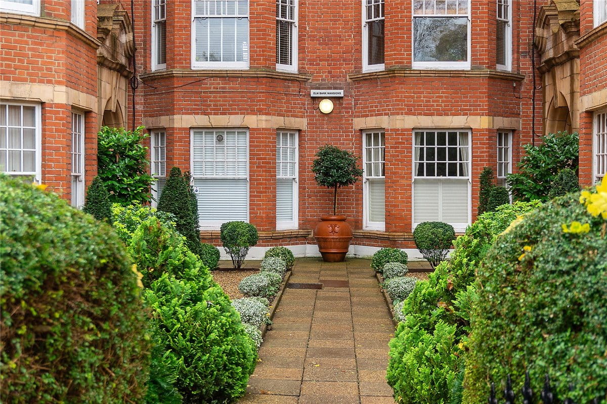1 bedroom flat, Elm Bank Mansions, The Terrace SW13