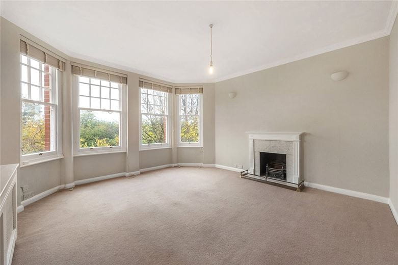 1 bedroom flat, Elm Bank Mansions, The Terrace SW13