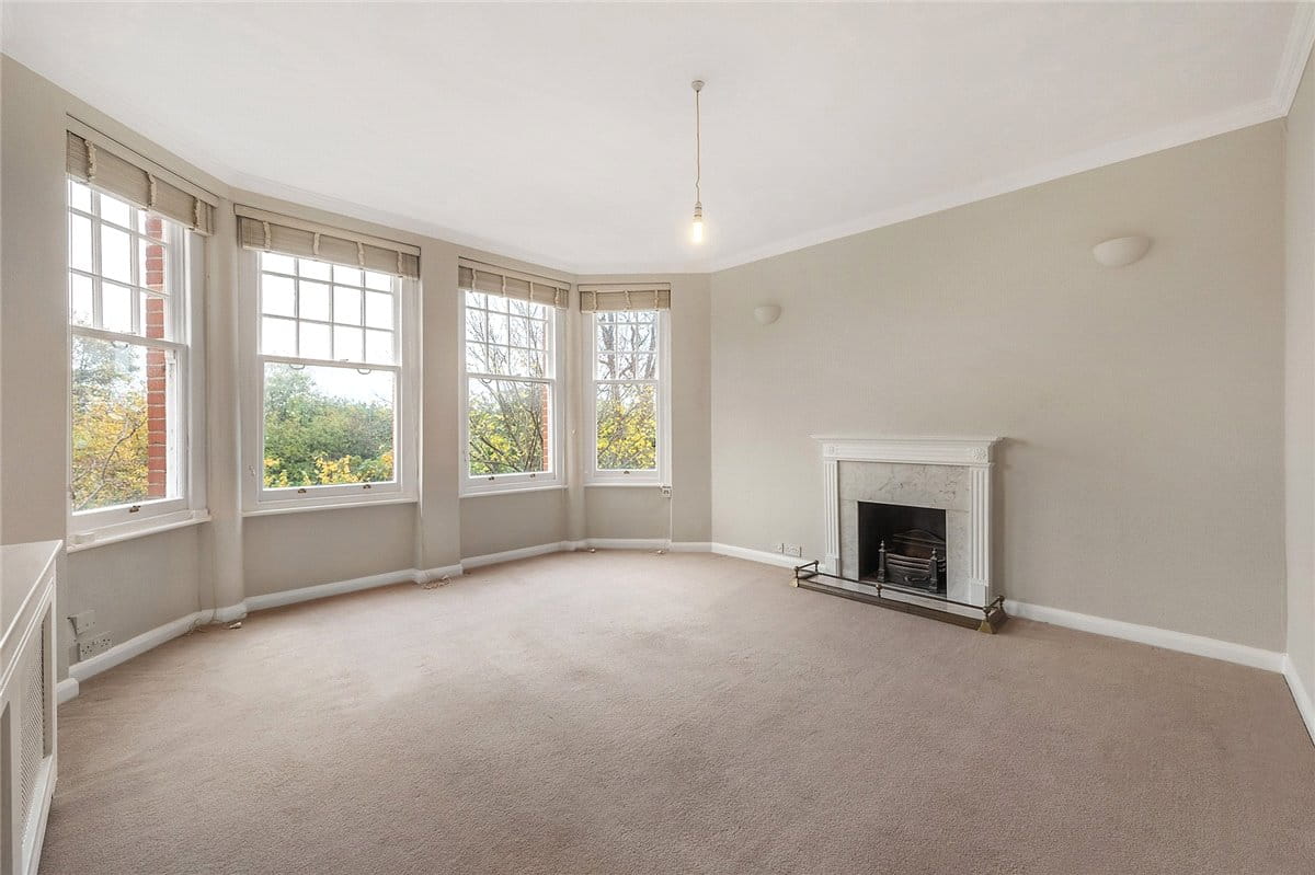 1 bedroom flat, Elm Bank Mansions, The Terrace SW13