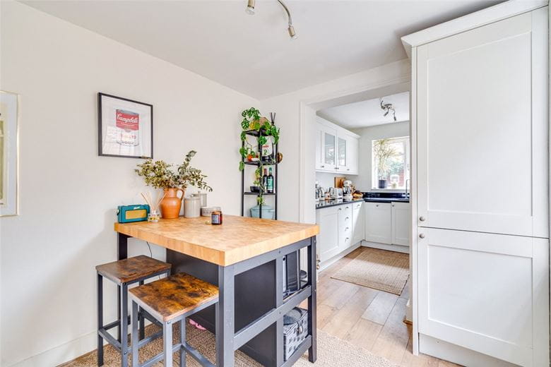 2 bedroom cottage, Thorne Street, London SW13