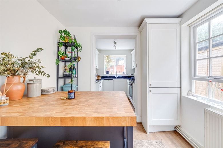 2 bedroom cottage, Thorne Street, London SW13 - Let Agreed