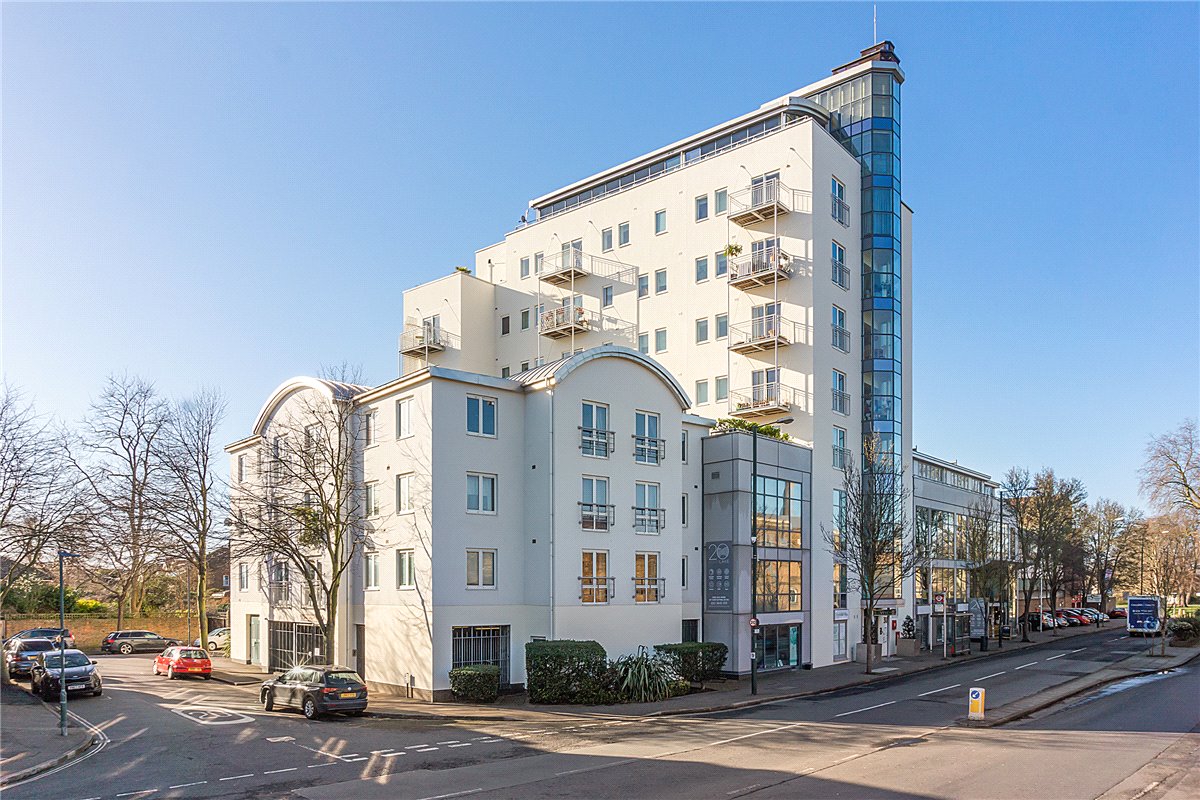 1 bedroom flat, Vineyard Heights, 30 Mortlake High Street SW14 - Let Agreed