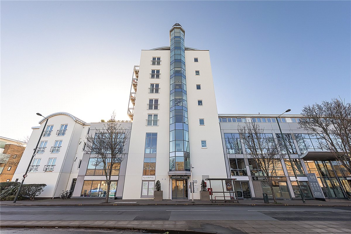 1 bedroom flat, Vineyard Heights, 30 Mortlake High Street SW14 - Let Agreed
