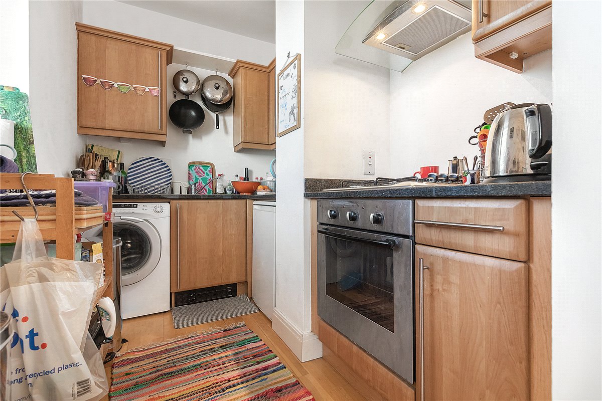 1 bedroom flat, Vineyard Heights, 30 Mortlake High Street SW14 - Let Agreed