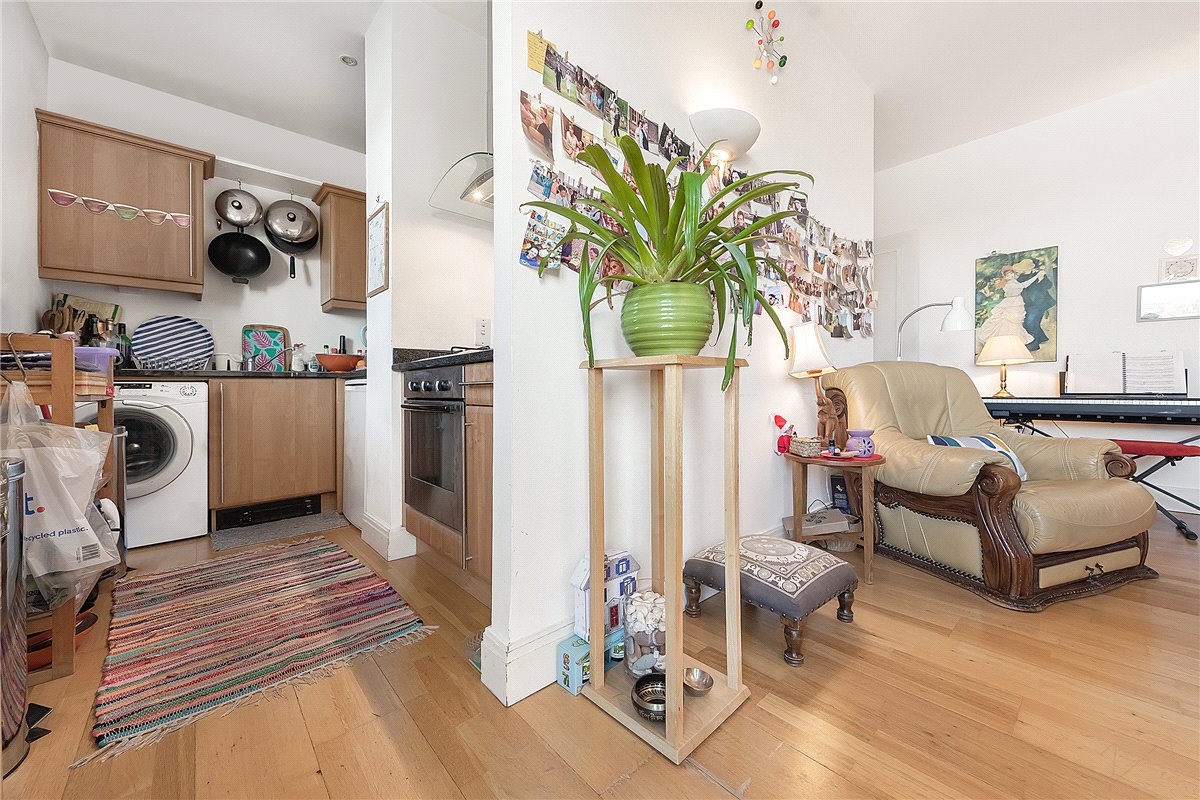 1 bedroom flat, Vineyard Heights, 30 Mortlake High Street SW14 - Let Agreed