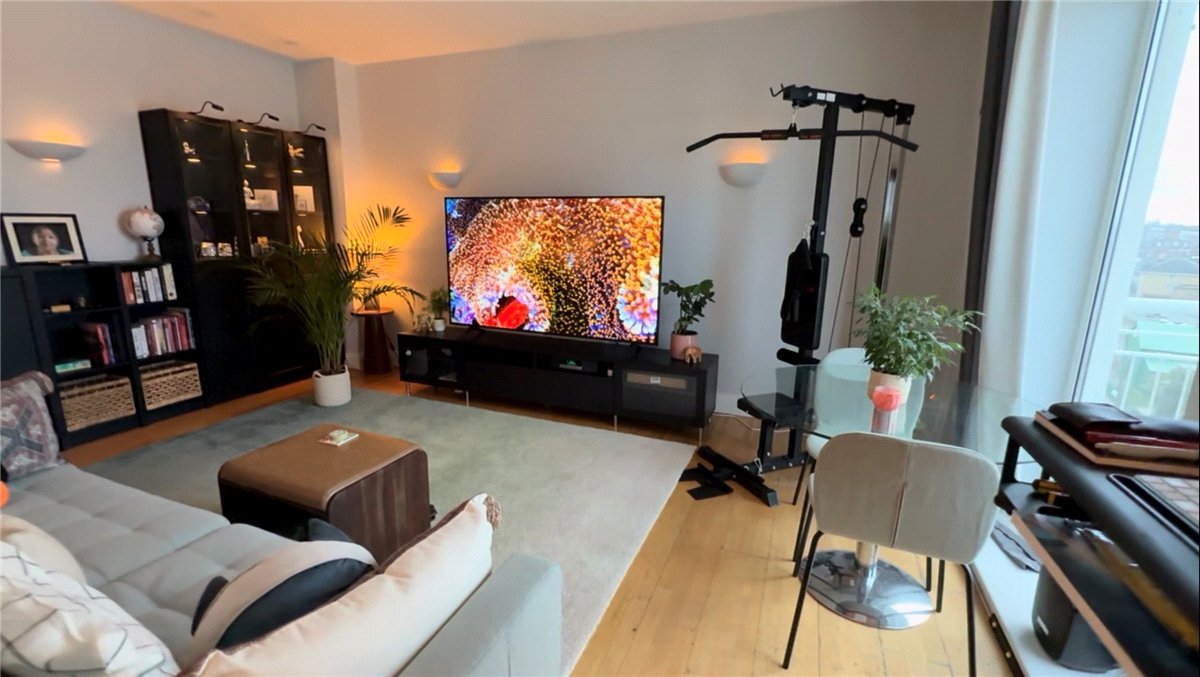 1 bedroom flat, Vineyard Heights, 30 Mortlake High Street SW14 - Let Agreed