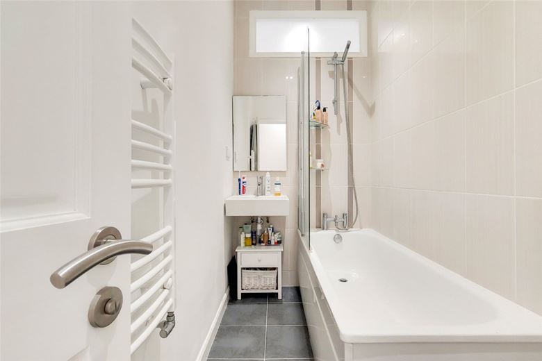 1 bedroom flat, White Hart Lane, London SW13