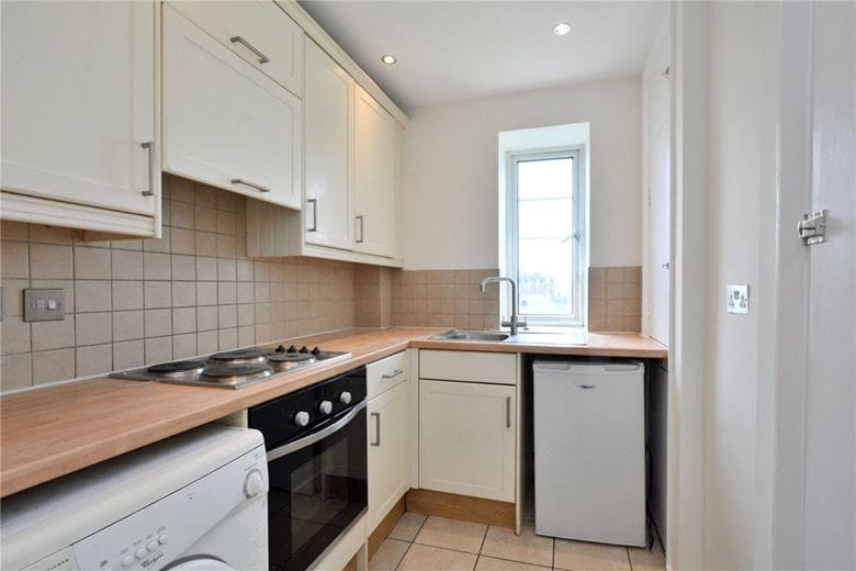 1 bedroom flat, Watchfield Court, Sutton Court Road W4 - Let Agreed