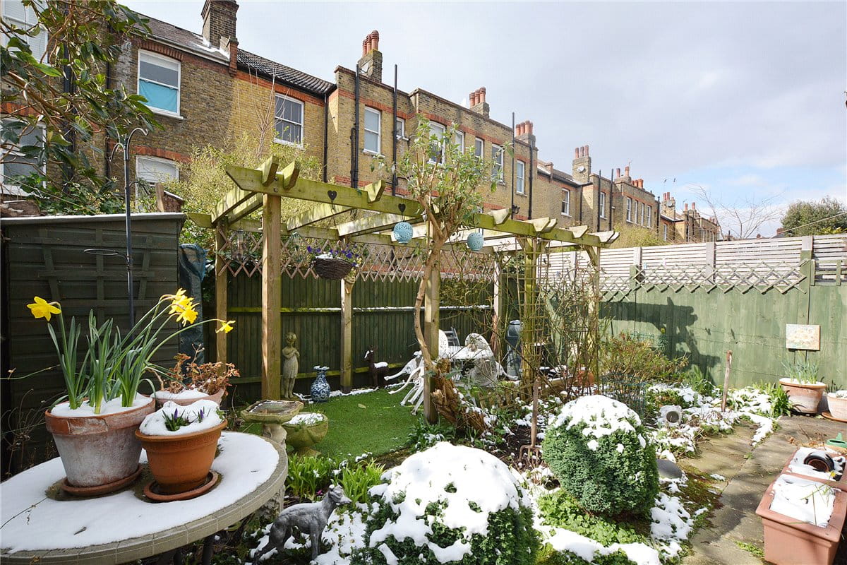 1 bedroom flat, Clavering Avenue, London SW13 - Let Agreed