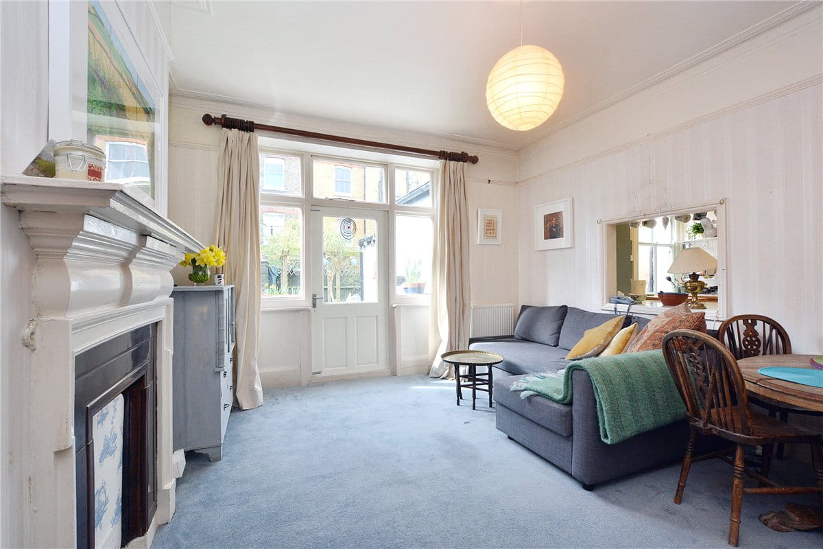1 bedroom flat, Clavering Avenue, London SW13 - Let Agreed