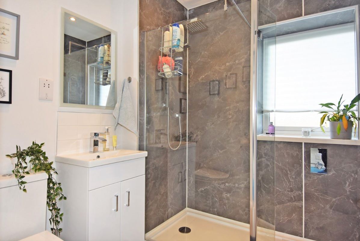 2 bedroom maisonette, Watermill Close, Richmond TW10 - Let Agreed