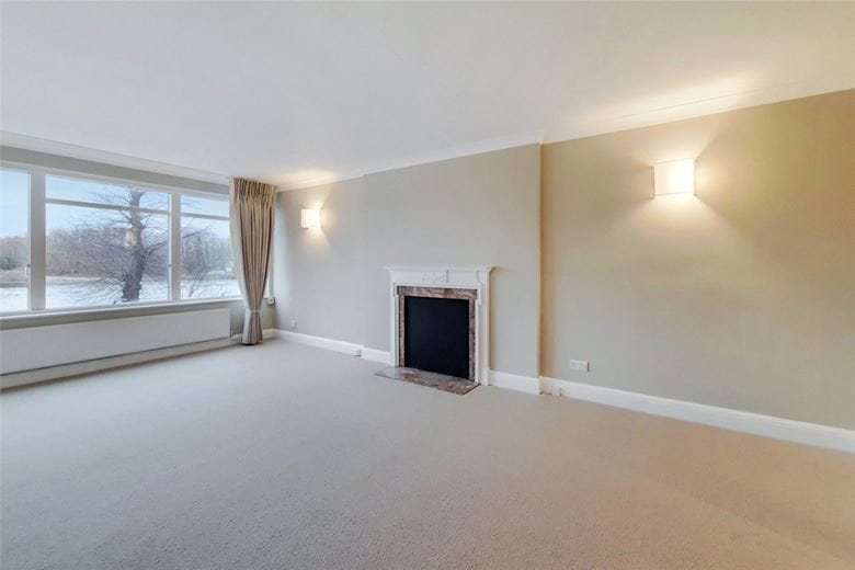 2 bedroom flat, The Terrace, Barnes SW13 - Available