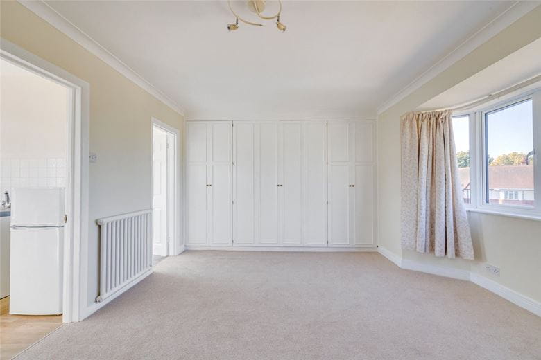 1 bedroom , St. Leonards Road, London SW14 - Available