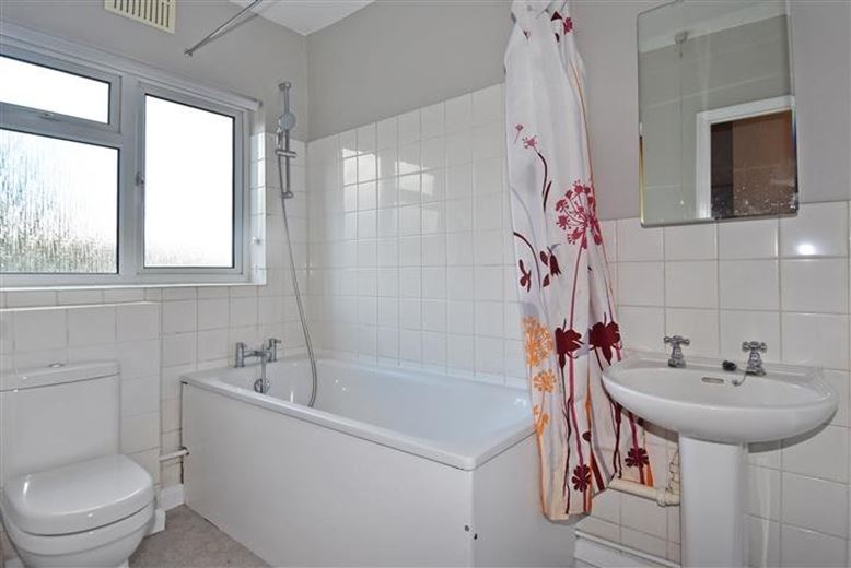 1 bedroom flat, Richmond Road, Kingston upon Thames KT2