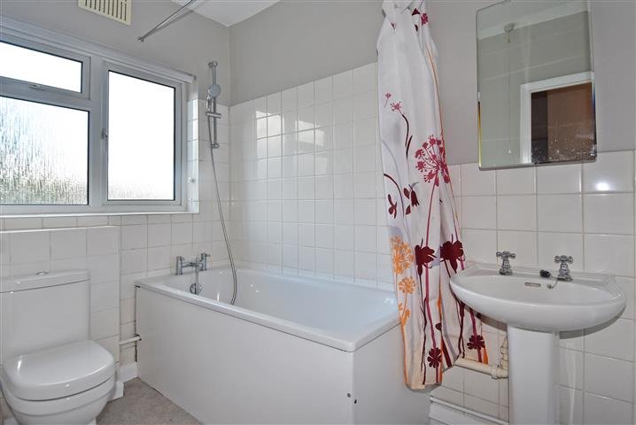 1 bedroom flat, Richmond Road, Kingston upon Thames KT2