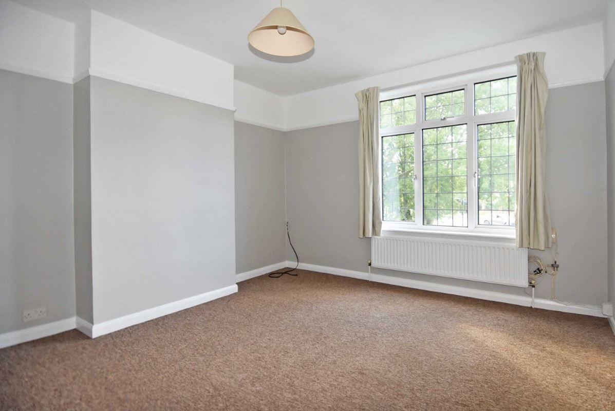 1 bedroom flat, Richmond Road, Kingston upon Thames KT2