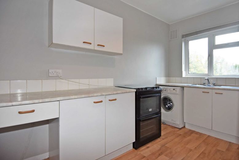 1 bedroom flat, Richmond Road, Kingston upon Thames KT2