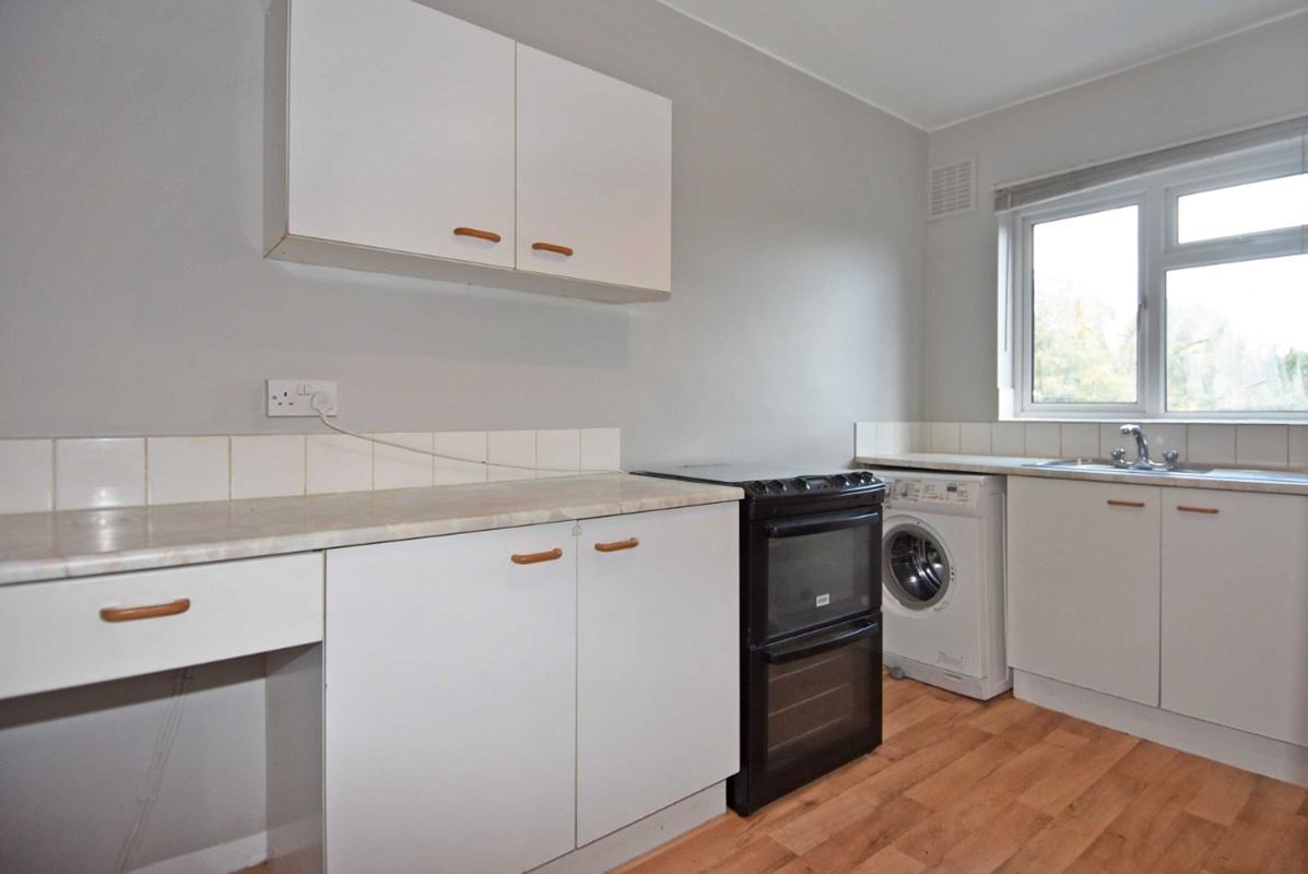 1 bedroom flat, Richmond Road, Kingston upon Thames KT2